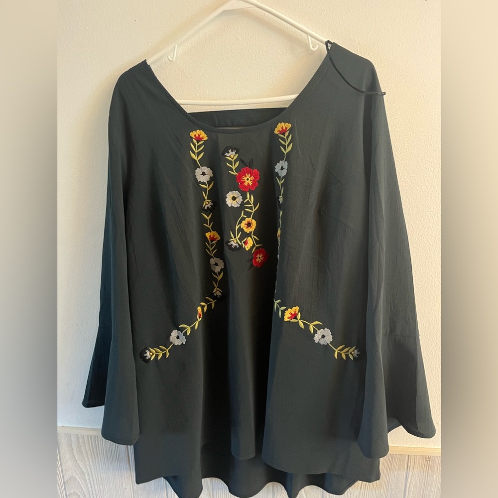 NWT RUFF HEWN Plus Size floral embroidered tunic top bell sleeve 3XL